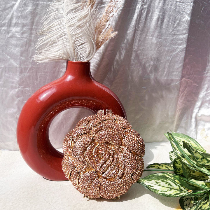 FLOWER CLUTCH