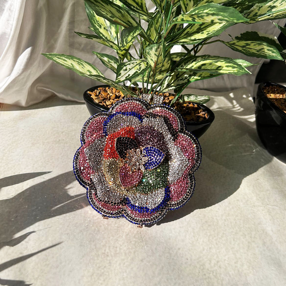 FLOWER CLUTCH