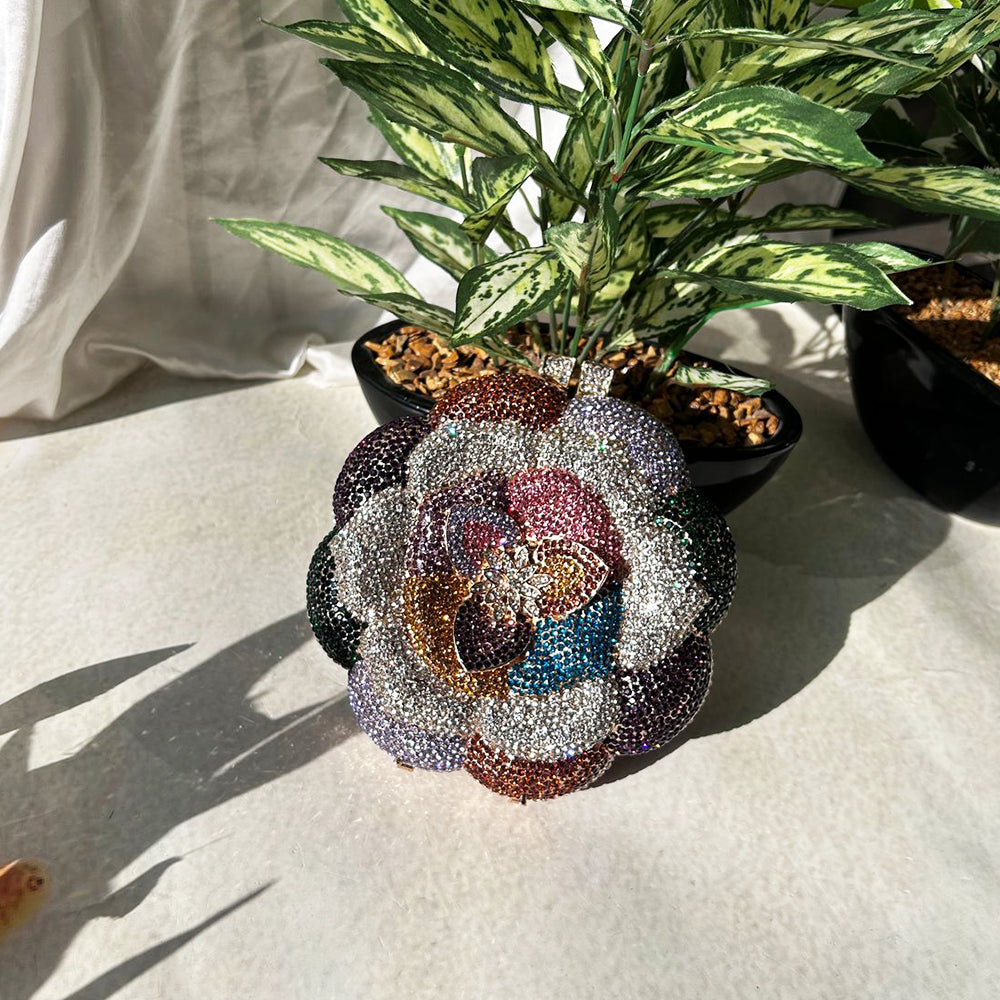 FLOWER CLUTCH