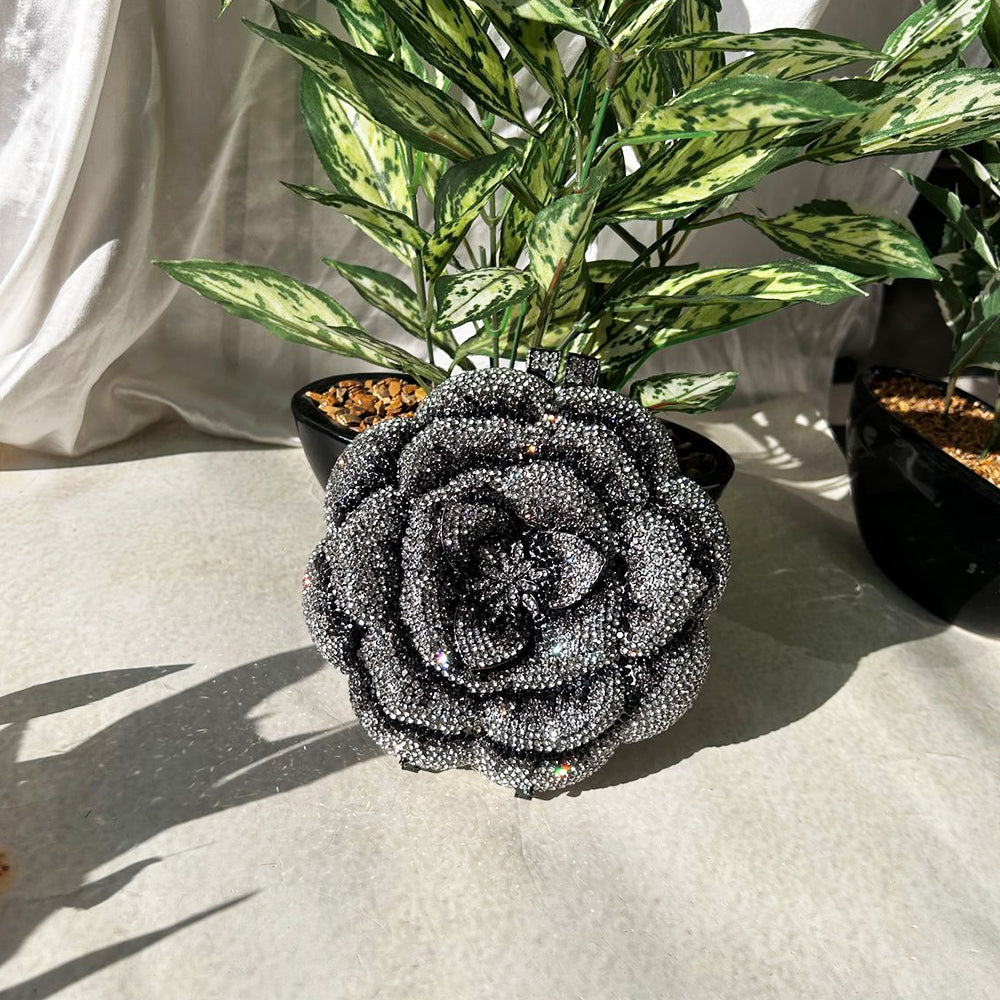FLOWER CLUTCH