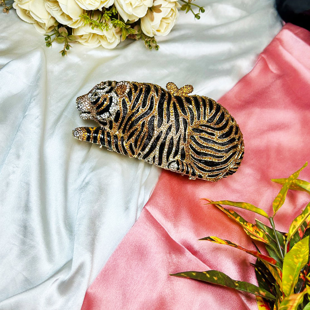 TIGER CLUTCH