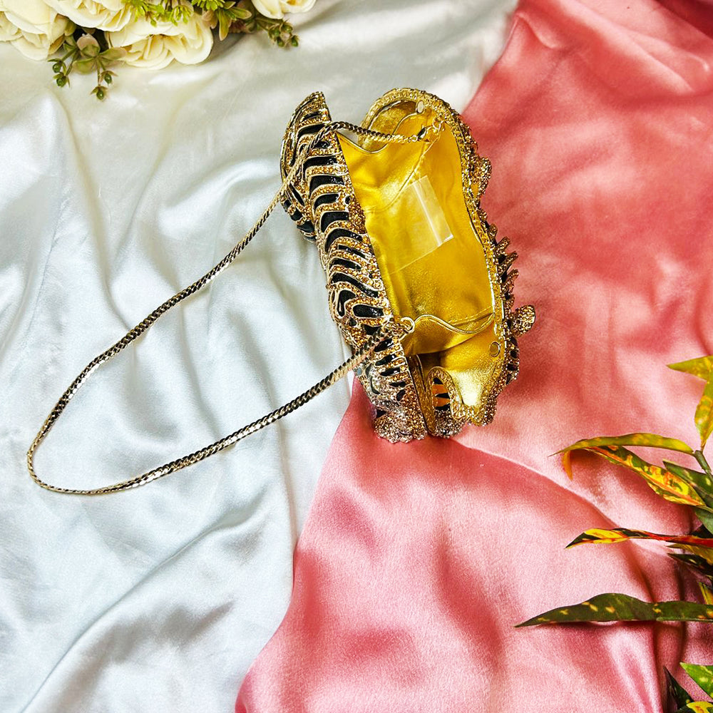 TIGER CLUTCH