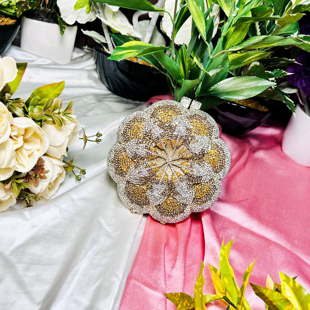 FLOWER CLUTCH