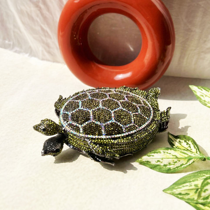 TURTLE CLUTCH