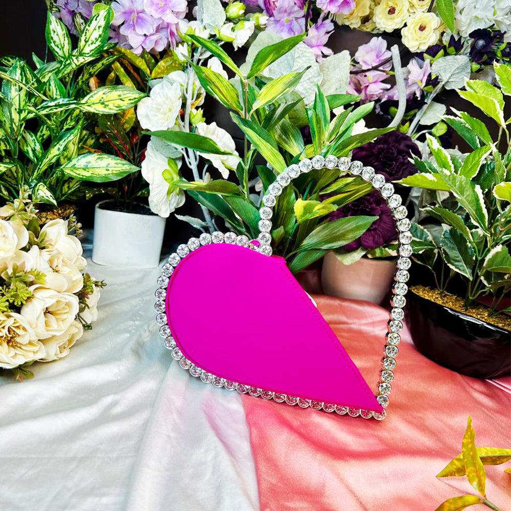 HEART WRISTLET