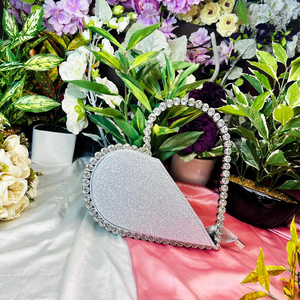 HEART WRISTLET
