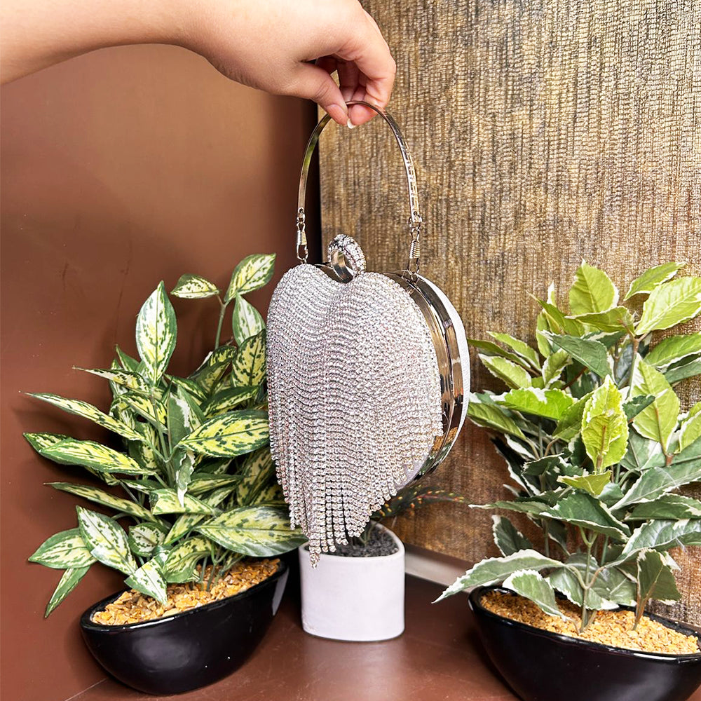 HEART CLUTCH