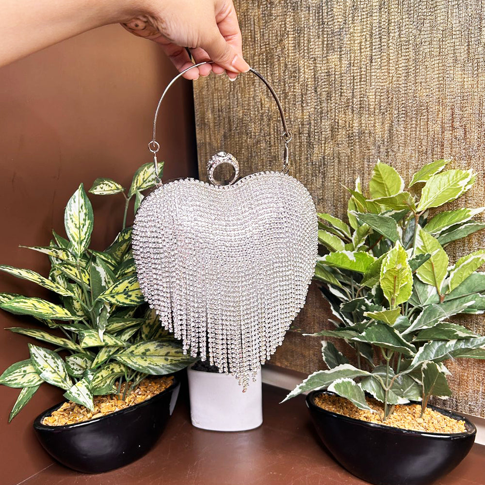 HEART CLUTCH