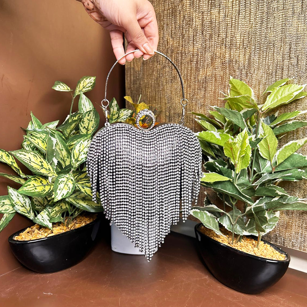 HEART CLUTCH