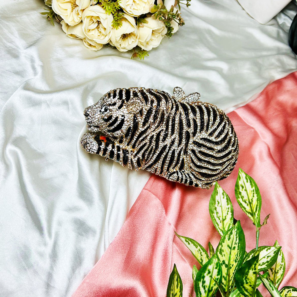 TIGER CLUTCH